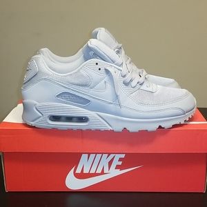 Grey Nike Air Max 90

Men Size 11
